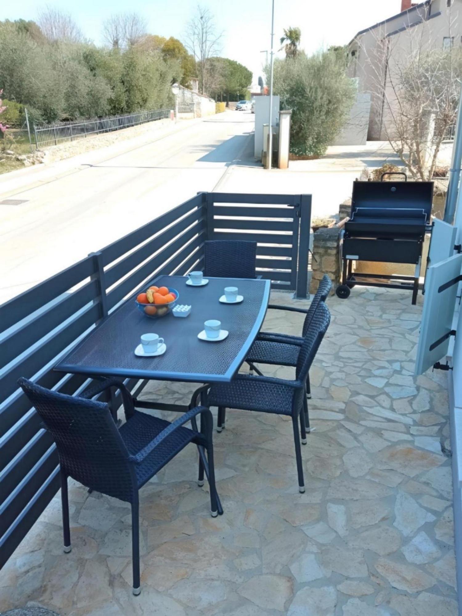 Apartment Valentino Tar-Vabriga ภายนอก รูปภาพ